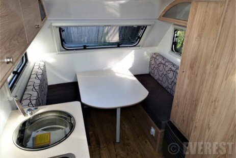 Niewiadow Wohnwagen N126NT innen Niewiadow Wohnwagen N126NT innen